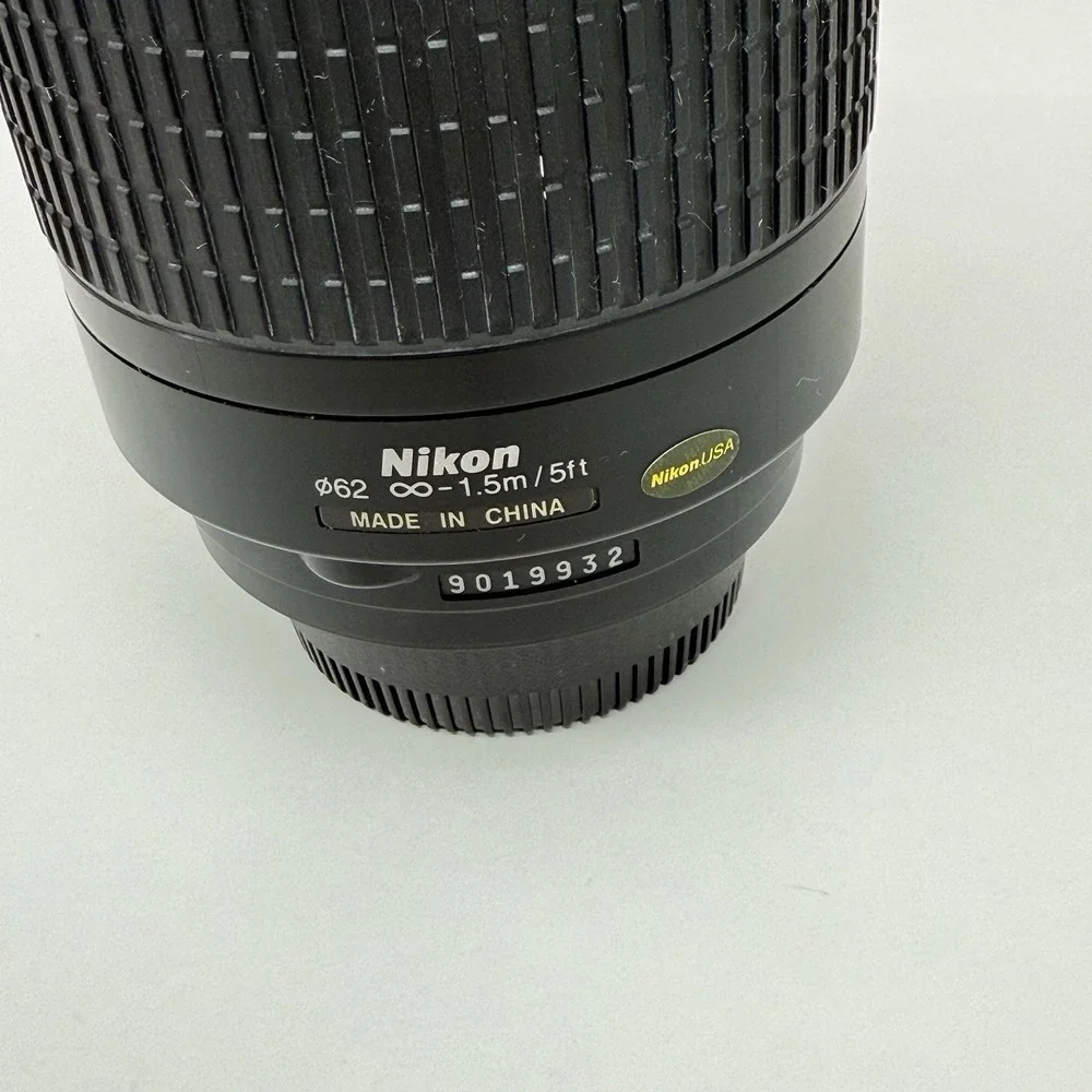 70-300mm AF Nikon Black Telephoto Zoom Lens with Caps & Hood